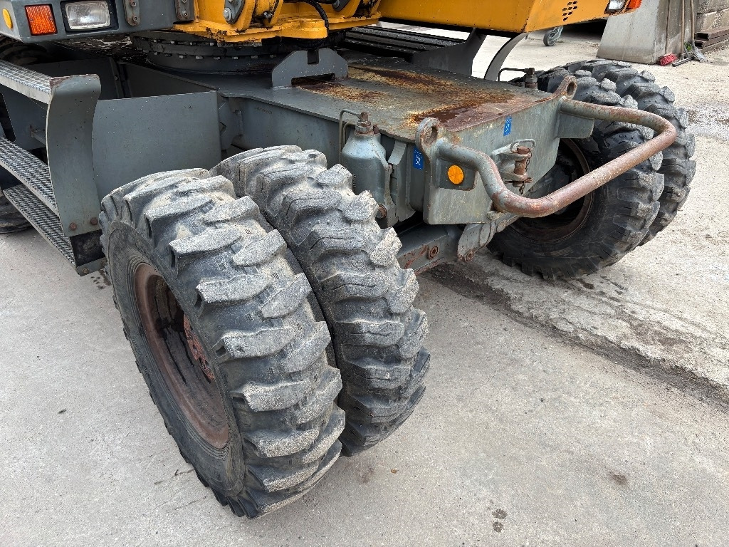 Τροχοφόρος εκσκαφέας Liebherr A316: φωτογραφία 7