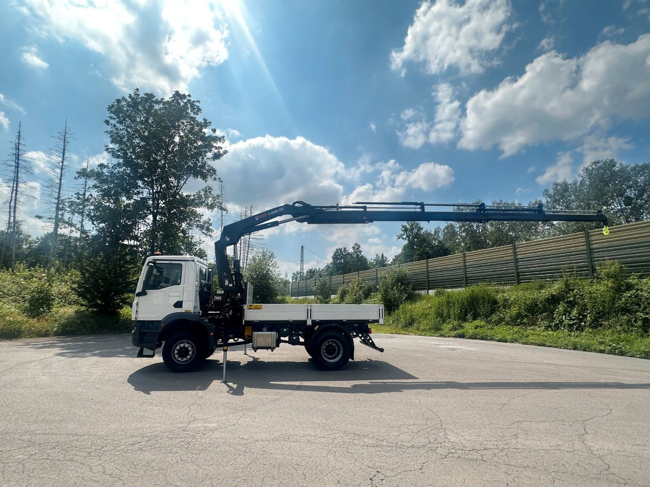 MAN TGM 18.320 4x4 Euro 6e Pritsche Hiab 228-4 Kran - Φορτηγό με γερανό: φωτογραφία 3 MAN TGM 18.320 4x4 Euro 6e Pritsche Hiab 228-4 Kran - Φορτηγό με γερανό: φωτογραφία 3