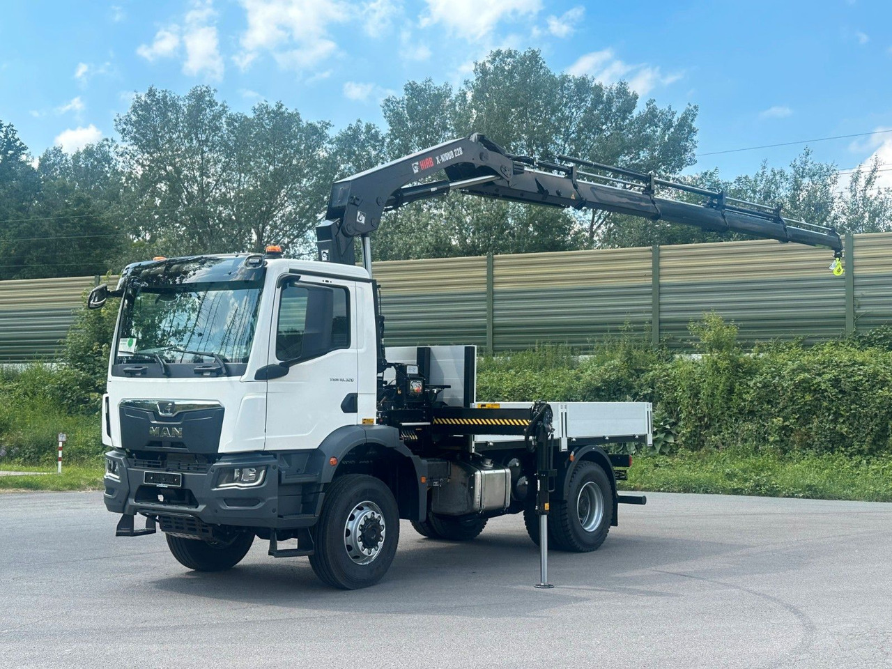 MAN TGM 18.320 4x4 Euro 6e Pritsche Hiab 228-4 Kran - Φορτηγό με γερανό: φωτογραφία 1 MAN TGM 18.320 4x4 Euro 6e Pritsche Hiab 228-4 Kran - Φορτηγό με γερανό: φωτογραφία 1