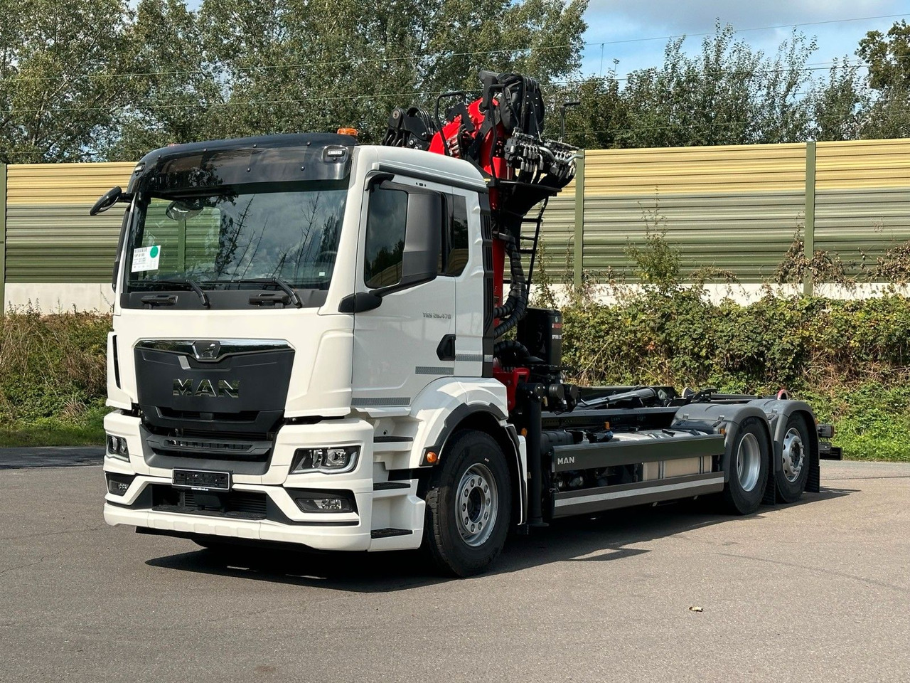 MAN TGS 26.470 6x2 Abrollkipper + Kran EPSILON - Φορτηγό φόρτωσης γάντζου, Φορτηγό με γερανό: φωτογραφία 2 MAN TGS 26.470 6x2 Abrollkipper + Kran EPSILON - Φορτηγό φόρτωσης γάντζου, Φορτηγό με γερανό: φωτογραφία 2