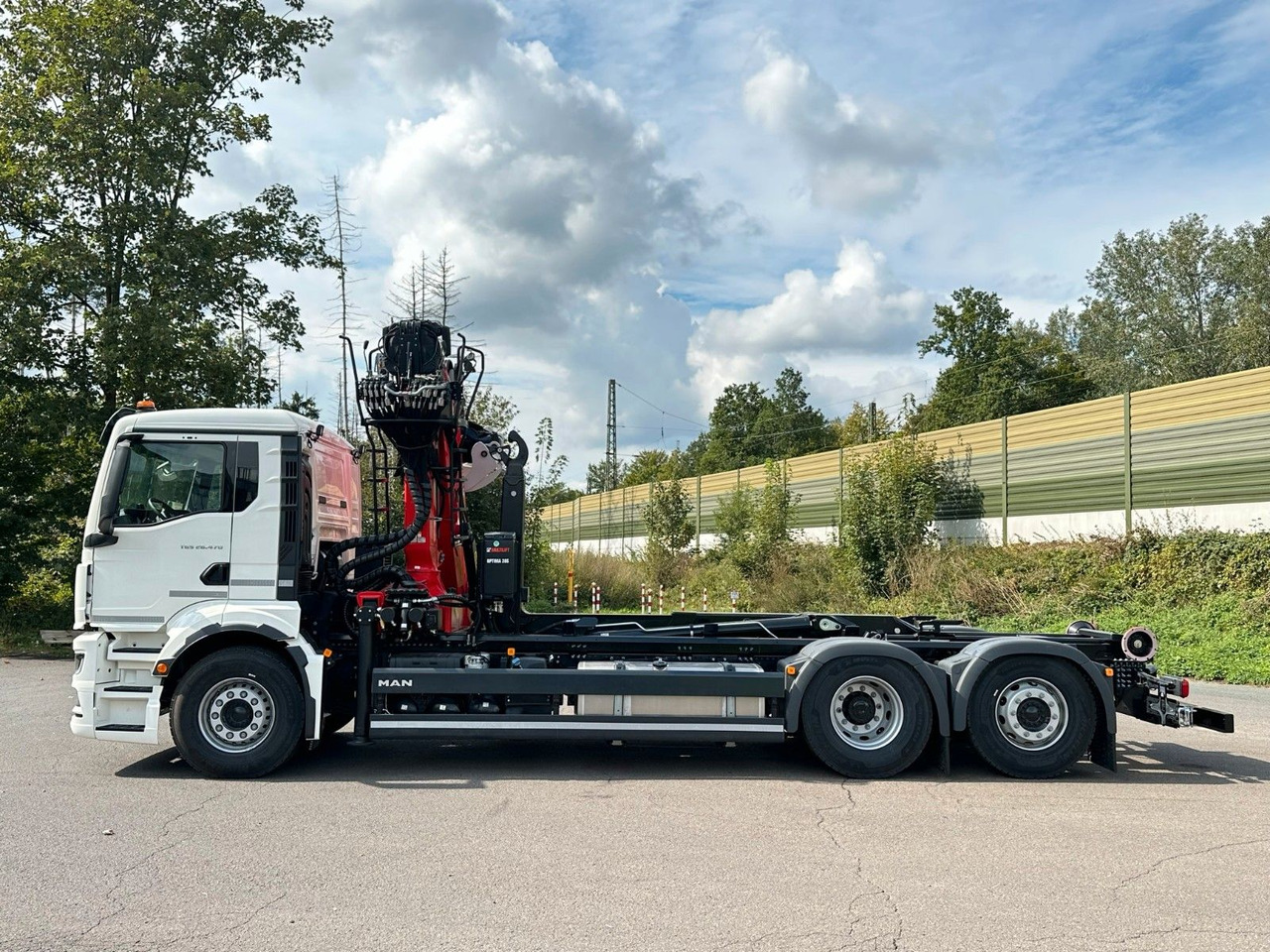 MAN TGS 26.470 6x2 Abrollkipper + Kran EPSILON - Φορτηγό φόρτωσης γάντζου, Φορτηγό με γερανό: φωτογραφία 4 MAN TGS 26.470 6x2 Abrollkipper + Kran EPSILON - Φορτηγό φόρτωσης γάντζου, Φορτηγό με γερανό: φωτογραφία 4