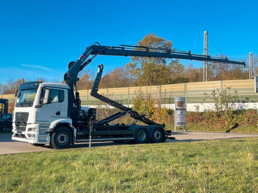 MAN TGS 26.470 6x2 Abrollkipper + Kran Hiab 228-6 - Φορτηγό φόρτωσης γάντζου, Φορτηγό με γερανό: φωτογραφία 2 MAN TGS 26.470 6x2 Abrollkipper + Kran Hiab 228-6 - Φορτηγό φόρτωσης γάντζου, Φορτηγό με γερανό: φωτογραφία 2