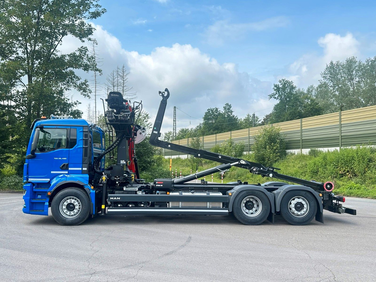 MAN TGS 26.480 6x2 Abrollkipper + Kran EPSILON - Φορτηγό φόρτωσης γάντζου, Φορτηγό με γερανό: φωτογραφία 4 MAN TGS 26.480 6x2 Abrollkipper + Kran EPSILON - Φορτηγό φόρτωσης γάντζου, Φορτηγό με γερανό: φωτογραφία 4