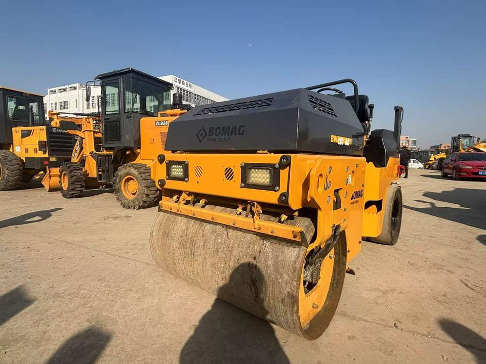 BOMAG BW130D Used Road Roller Construction Machinery for Sale in Good Condition - Ασφαλτικός οδοστρωτήρας: φωτογραφία 3 BOMAG BW130D Used Road Roller Construction Machinery for Sale in Good Condition - Ασφαλτικός οδοστρωτήρας: φωτογραφία 3
