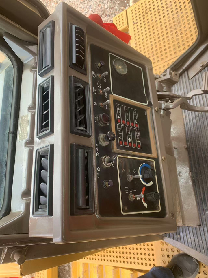 CATERPILLAR D8R - Μπουλντόζα: φωτογραφία 5 CATERPILLAR D8R - Μπουλντόζα: φωτογραφία 5