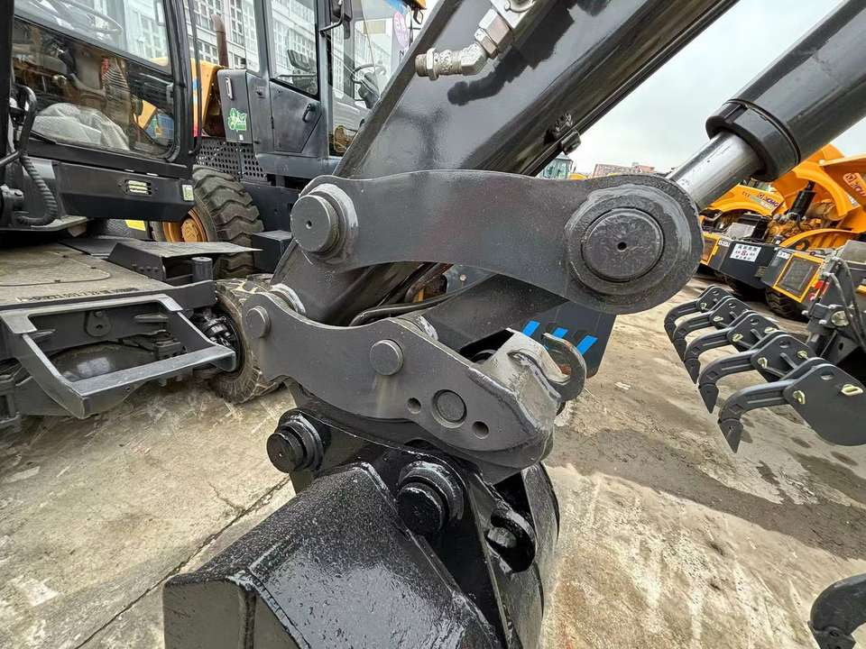 Hot Sale Used Doosan Dx75 Small 7.5t Wheel Excavator South Korea DX75 Mini Excavator for Sale Good Condition - Ερπυστριοφόρος εκσκαφέας: φωτογραφία 5 Hot Sale Used Doosan Dx75 Small 7.5t Wheel Excavator South Korea DX75 Mini Excavator for Sale Good Condition - Ερπυστριοφόρος εκσκαφέας: φωτογραφία 5
