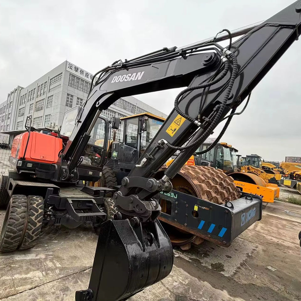 Hot Sale Used Doosan Dx75 Small 7.5t Wheel Excavator South Korea DX75 Mini Excavator for Sale Good Condition - Ερπυστριοφόρος εκσκαφέας: φωτογραφία 1 Hot Sale Used Doosan Dx75 Small 7.5t Wheel Excavator South Korea DX75 Mini Excavator for Sale Good Condition - Ερπυστριοφόρος εκσκαφέας: φωτογραφία 1