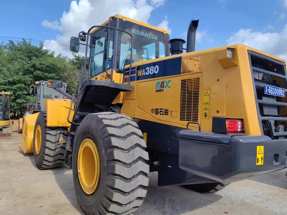 Hot Sale Used Komatsu WA380-6 Wheel Loader Backhoe Loader with Excellent Front Loading Feature - Ελαστιχοφόρος φορτωτής: φωτογραφία 4 Hot Sale Used Komatsu WA380-6 Wheel Loader Backhoe Loader with Excellent Front Loading Feature - Ελαστιχοφόρος φορτωτής: φωτογραφία 4