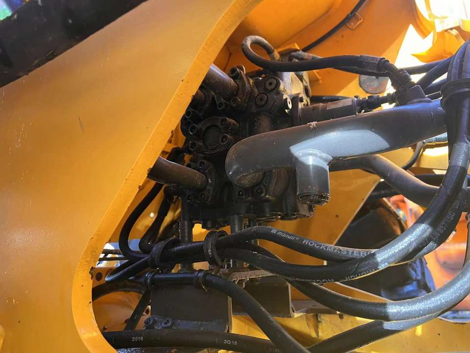 Hot Selling Used Original Sweden Hydraulic Volvo L120GZ Wheel Loader Second Hand Loader Volvo L220G in Good Condition for Sale - Ελαστιχοφόρος φορτωτής: φωτογραφία 5 Hot Selling Used Original Sweden Hydraulic Volvo L120GZ Wheel Loader Second Hand Loader Volvo L220G in Good Condition for Sale - Ελαστιχοφόρος φορτωτής: φωτογραφία 5