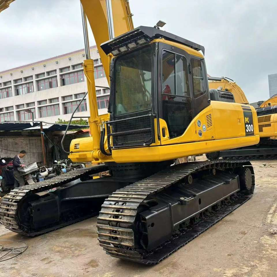 KOMATSU PC 300 - Ερπυστριοφόρος εκσκαφέας: φωτογραφία 4 KOMATSU PC 300 - Ερπυστριοφόρος εκσκαφέας: φωτογραφία 4