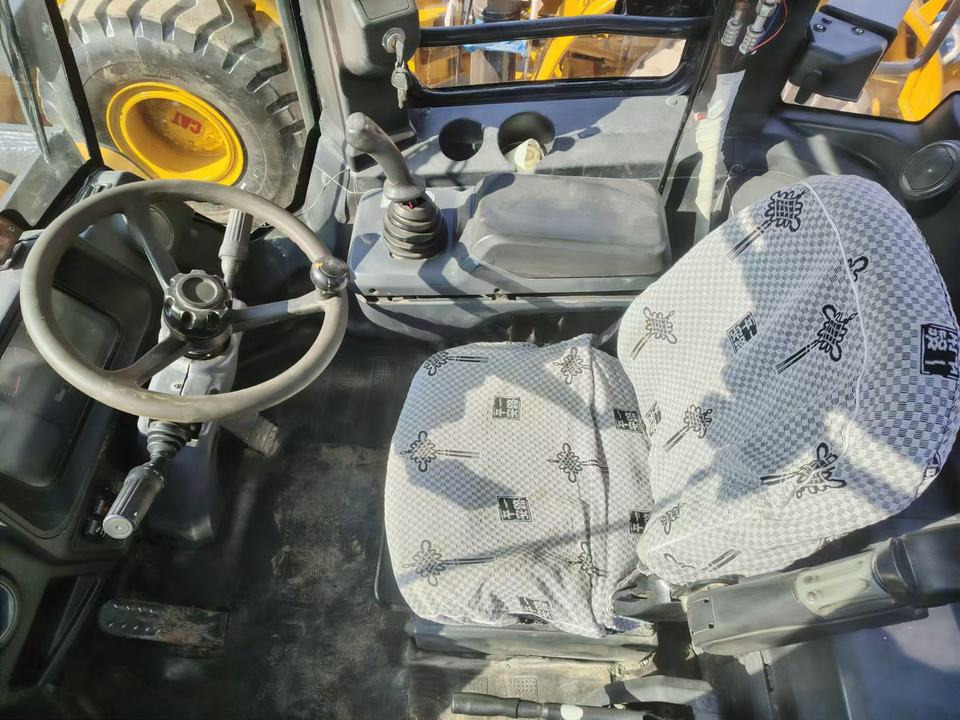 Liugong 870H Used Wheel Loader Good Working Condition Strong Energy Construction Machine for Sale - Ελαστιχοφόρος φορτωτής: φωτογραφία 4 Liugong 870H Used Wheel Loader Good Working Condition Strong Energy Construction Machine for Sale - Ελαστιχοφόρος φορτωτής: φωτογραφία 4
