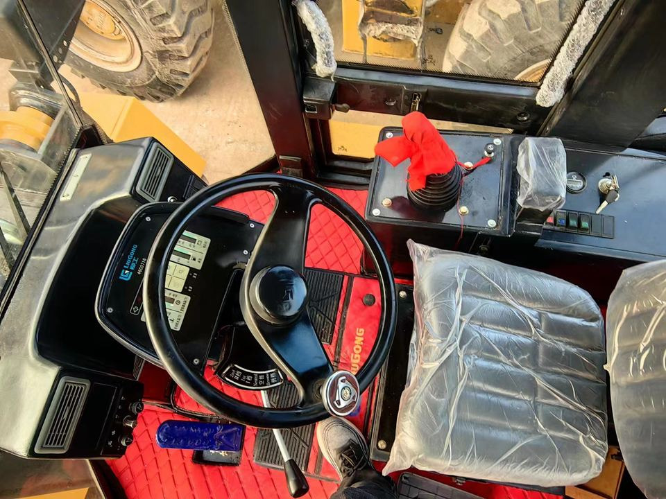 Used LIUGONG Used Front End Loader 835H with Cheap Price for Hot Sale Around the World - Ελαστιχοφόρος φορτωτής: φωτογραφία 4 Used LIUGONG Used Front End Loader 835H with Cheap Price for Hot Sale Around the World - Ελαστιχοφόρος φορτωτής: φωτογραφία 4
