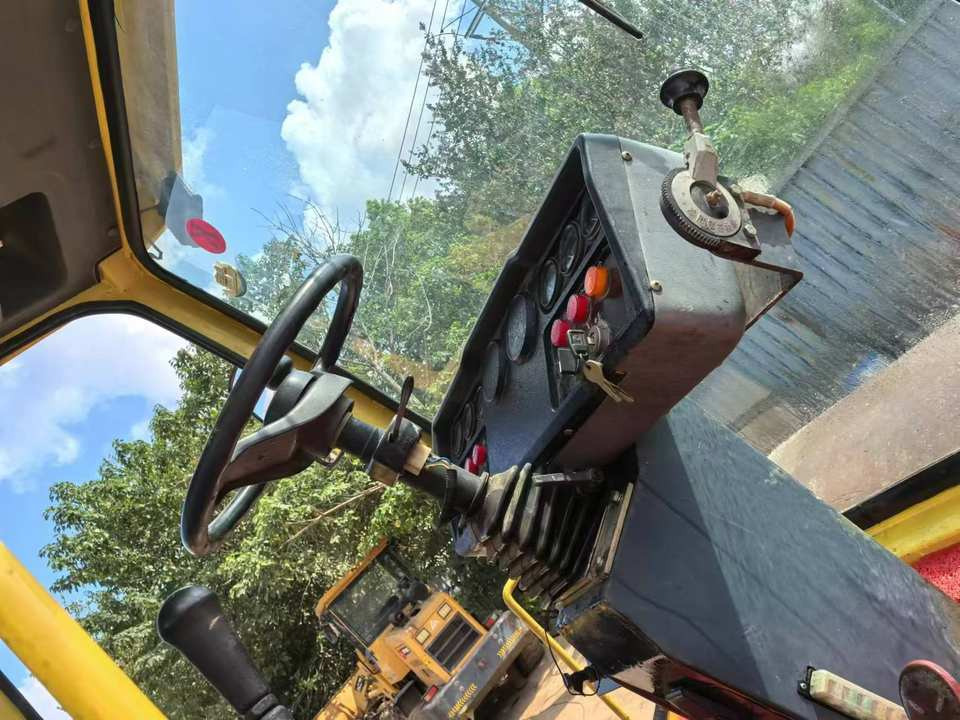 Used Original Road Roller DYNAPAC CA6500D Road Rollers High Quality Second Hand Construction Machinery - Οδοστρωτήρες: φωτογραφία 5 Used Original Road Roller DYNAPAC CA6500D Road Rollers High Quality Second Hand Construction Machinery - Οδοστρωτήρες: φωτογραφία 5