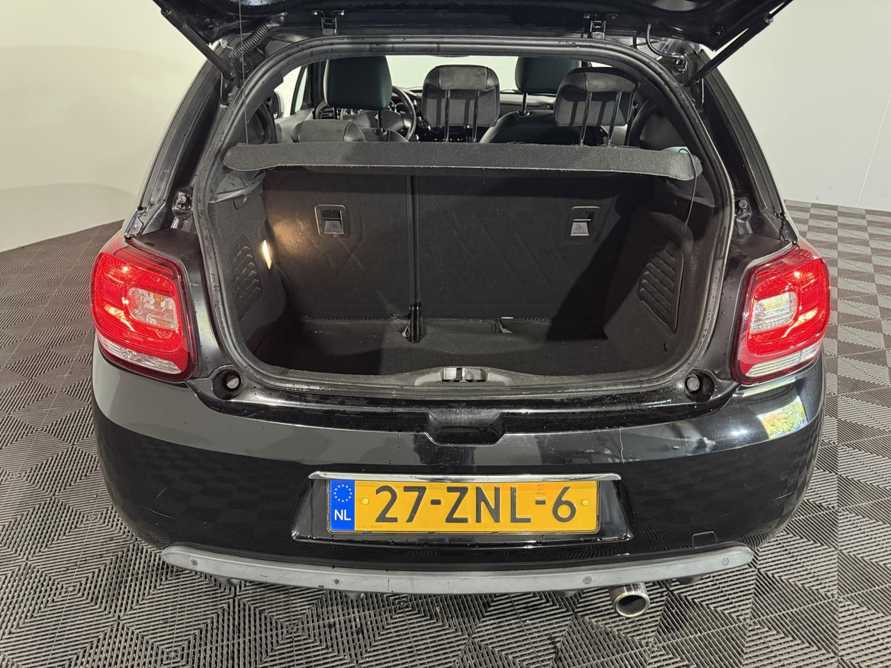 Citroen | DS3 | 1.2 VTi Business | 2013 | 136.694 km | 27ZNL6 | Logisch - Hatchback: φωτογραφία 4 Citroen | DS3 | 1.2 VTi Business | 2013 | 136.694 km | 27ZNL6 | Logisch - Hatchback: φωτογραφία 4