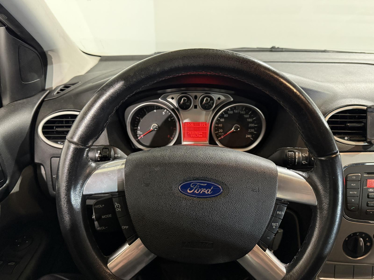 Ford Focus Wagon 1.6 Comfort 33-LKG-1 283.490 km - Αυτοκίνητο: φωτογραφία 3 Ford Focus Wagon 1.6 Comfort 33-LKG-1 283.490 km - Αυτοκίνητο: φωτογραφία 3