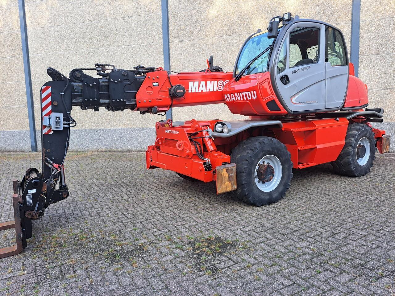 Manitou MRT 2150+ Privilege All-Terrain Roterende Verreiker (2015) - Τηλεσκοπικός φορτωτής: φωτογραφία 2 Manitou MRT 2150+ Privilege All-Terrain Roterende Verreiker (2015) - Τηλεσκοπικός φορτωτής: φωτογραφία 2