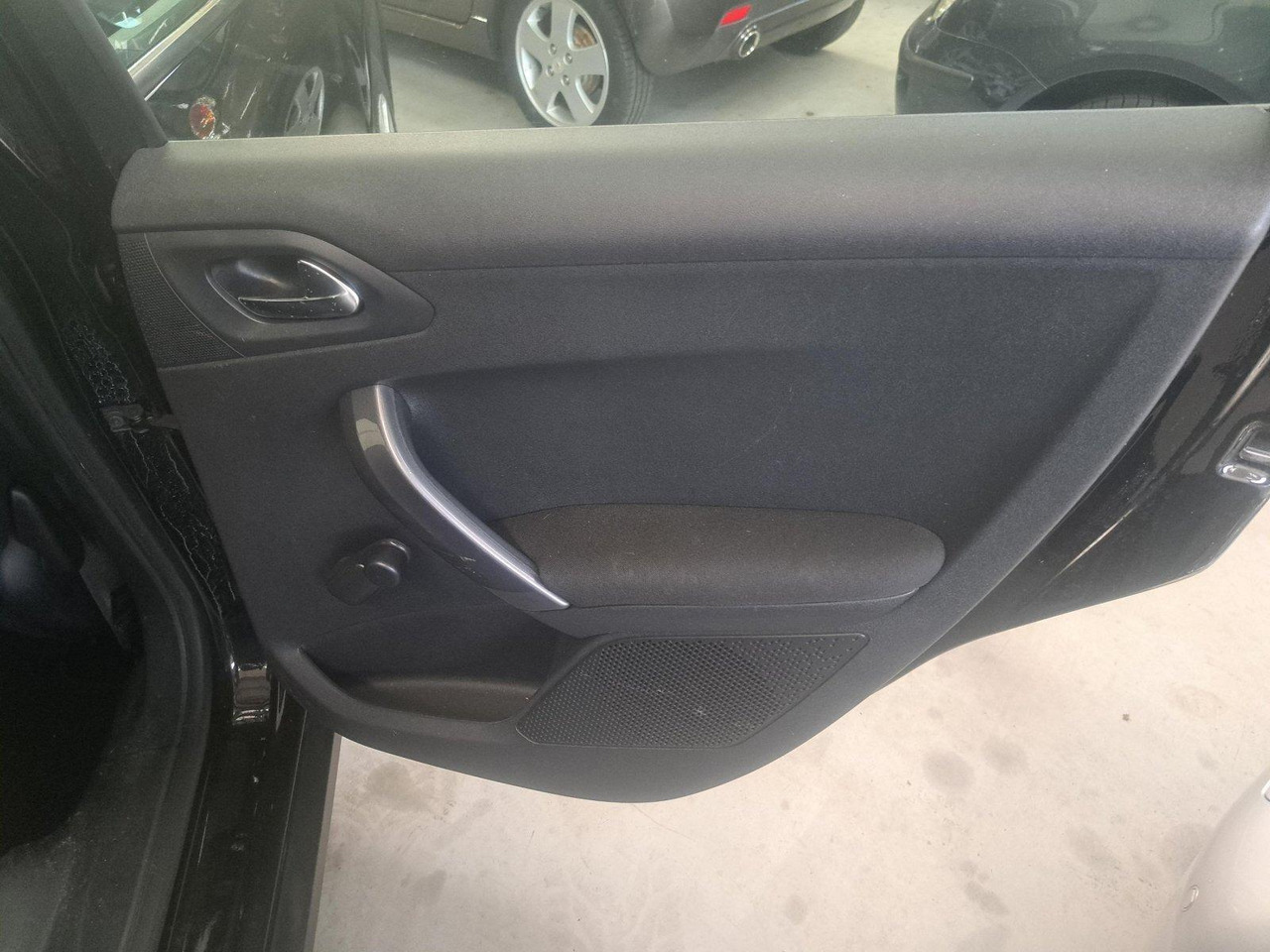Peugeot | 2008 | 1.2 PureTech Blue Lion | 2016 | 159.008 km | KS512G | Logisch - SUV: φωτογραφία 5 Peugeot | 2008 | 1.2 PureTech Blue Lion | 2016 | 159.008 km | KS512G | Logisch - SUV: φωτογραφία 5