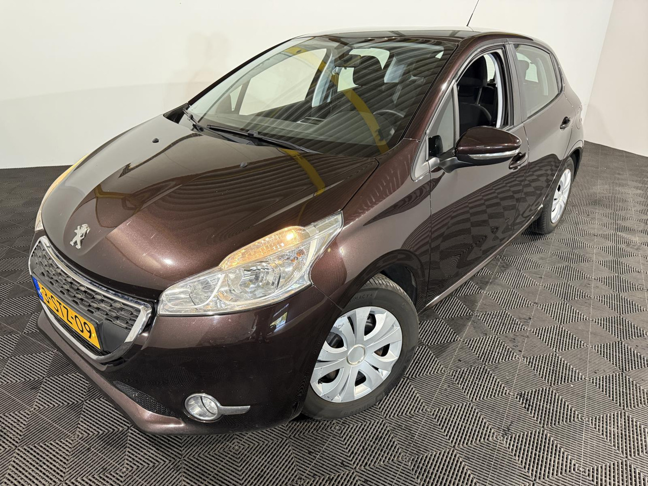 Peugeot | 208 | 1.2 VTi Urban Soul | 2014 | 200.317 km | 3STZ09 | Logisch - Hatchback: φωτογραφία 1 Peugeot | 208 | 1.2 VTi Urban Soul | 2014 | 200.317 km | 3STZ09 | Logisch - Hatchback: φωτογραφία 1
