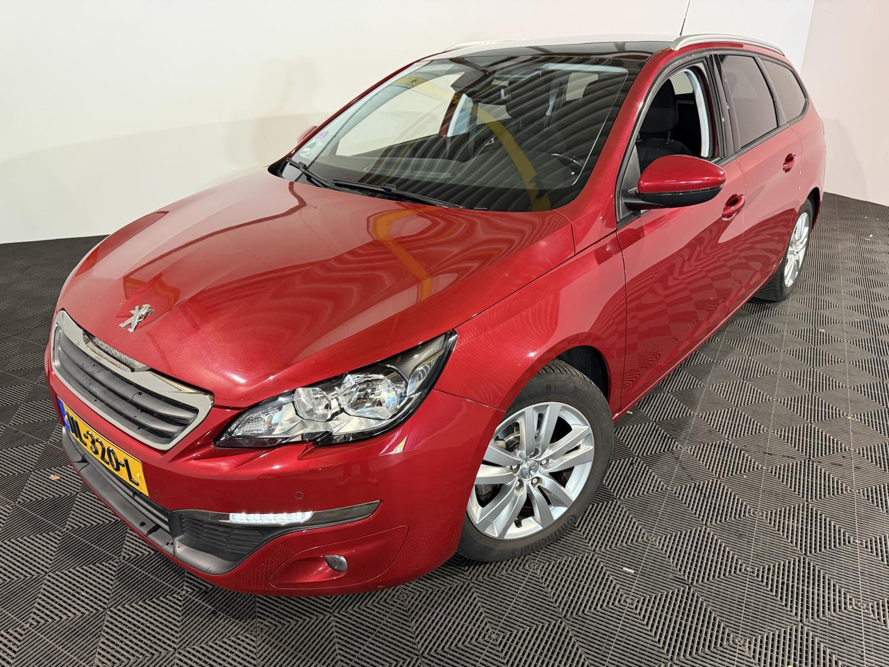 Peugeot | 308 SW | 1.2 PureTech Blue Lion | 2017 | 125.283 km | NL320L | Logisch - Αυτοκίνητο: φωτογραφία 1 Peugeot | 308 SW | 1.2 PureTech Blue Lion | 2017 | 125.283 km | NL320L | Logisch - Αυτοκίνητο: φωτογραφία 1