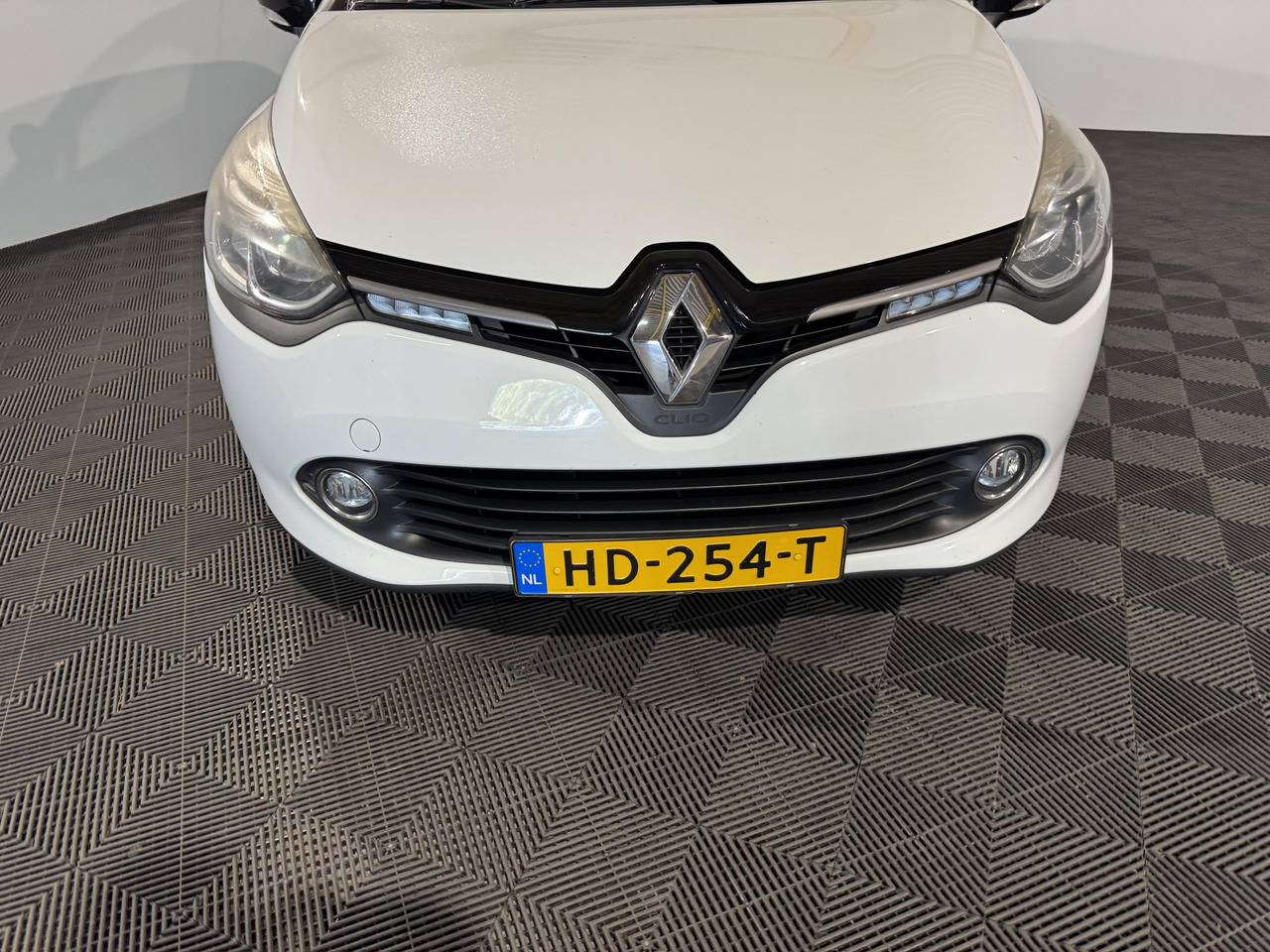Renault Clio 0.9 TCe ECO Night&Day | 2015 | 170.065 km | HD-254 T - Hatchback: φωτογραφία 2 Renault Clio 0.9 TCe ECO Night&Day | 2015 | 170.065 km | HD-254 T - Hatchback: φωτογραφία 2