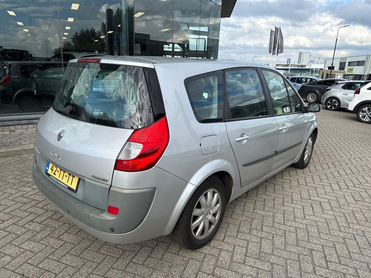 Renault Grand Scénic 2.0 - 16V Business Line 7p. | 2007 | 209.583 km | Automaat | 42TTTT | NAP: Logisch - Αυτοκίνητο: φωτογραφία 4 Renault Grand Scénic 2.0 - 16V Business Line 7p. | 2007 | 209.583 km | Automaat | 42TTTT | NAP: Logisch - Αυτοκίνητο: φωτογραφία 4