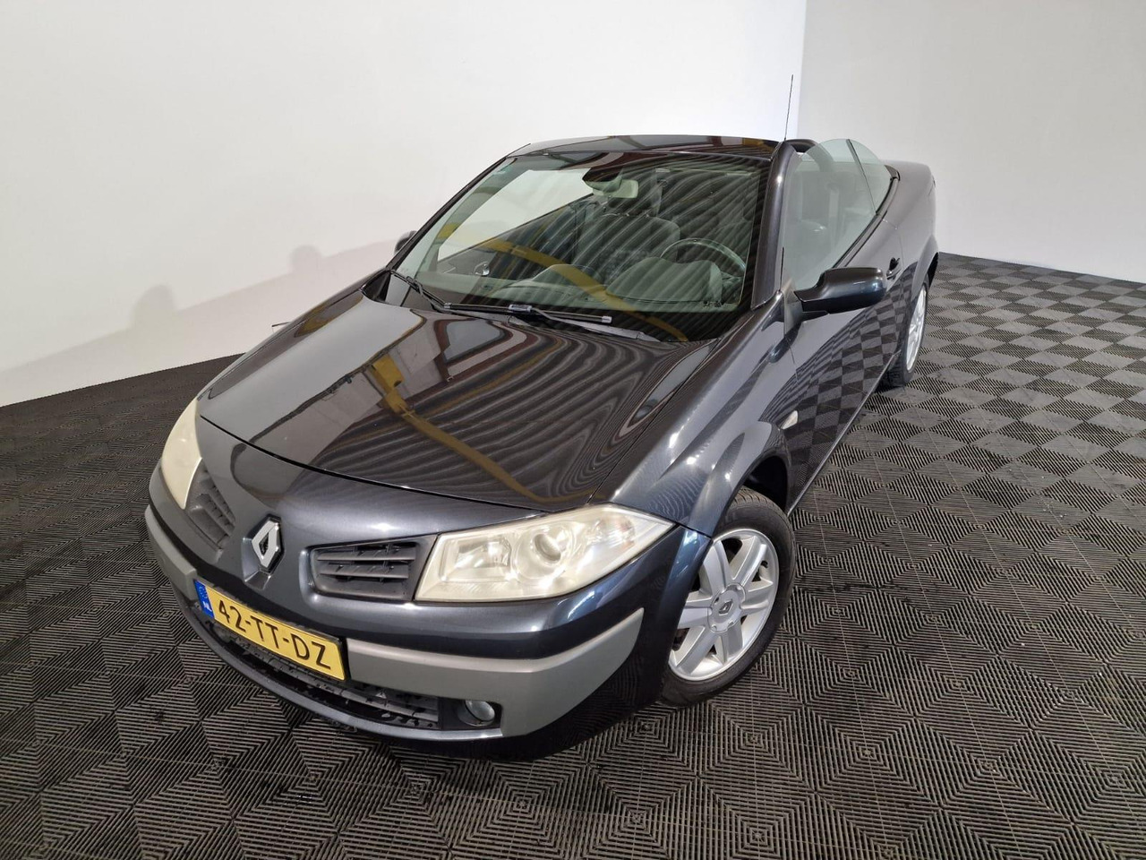 Renault Mégane Cabriolet 1.6-16V Authentique 42-TT-DZ - Αυτοκίνητο: φωτογραφία 1 Renault Mégane Cabriolet 1.6-16V Authentique 42-TT-DZ - Αυτοκίνητο: φωτογραφία 1