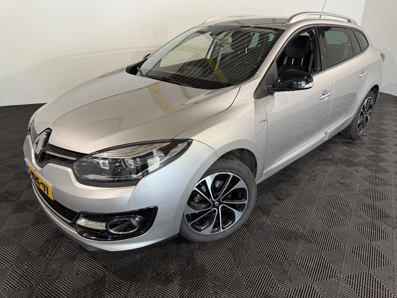 Renault Mégane Estate 1.2 TCe Bose 5-XRF-97 185.127 km 2014 - Αυτοκίνητο: φωτογραφία 1 Renault Mégane Estate 1.2 TCe Bose 5-XRF-97 185.127 km 2014 - Αυτοκίνητο: φωτογραφία 1