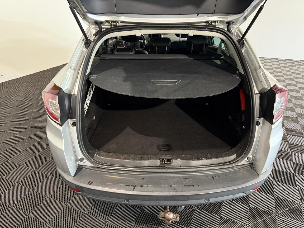 Renault Mégane Estate 1.2 TCe Bose 5-XRF-97 185.127 km 2014 - Αυτοκίνητο: φωτογραφία 4 Renault Mégane Estate 1.2 TCe Bose 5-XRF-97 185.127 km 2014 - Αυτοκίνητο: φωτογραφία 4
