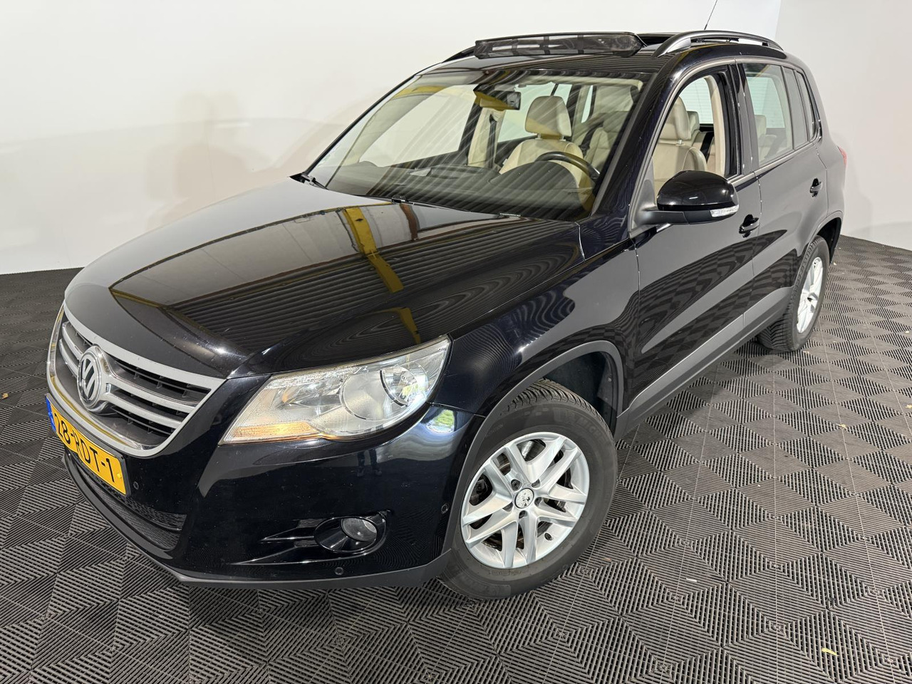 Volkswagen | Tiguan | 1.4 TSI Comfort&Design | 2011 | 236.671 km | 28RDT1 | Logisch - SUV: φωτογραφία 1 Volkswagen | Tiguan | 1.4 TSI Comfort&Design | 2011 | 236.671 km | 28RDT1 | Logisch - SUV: φωτογραφία 1