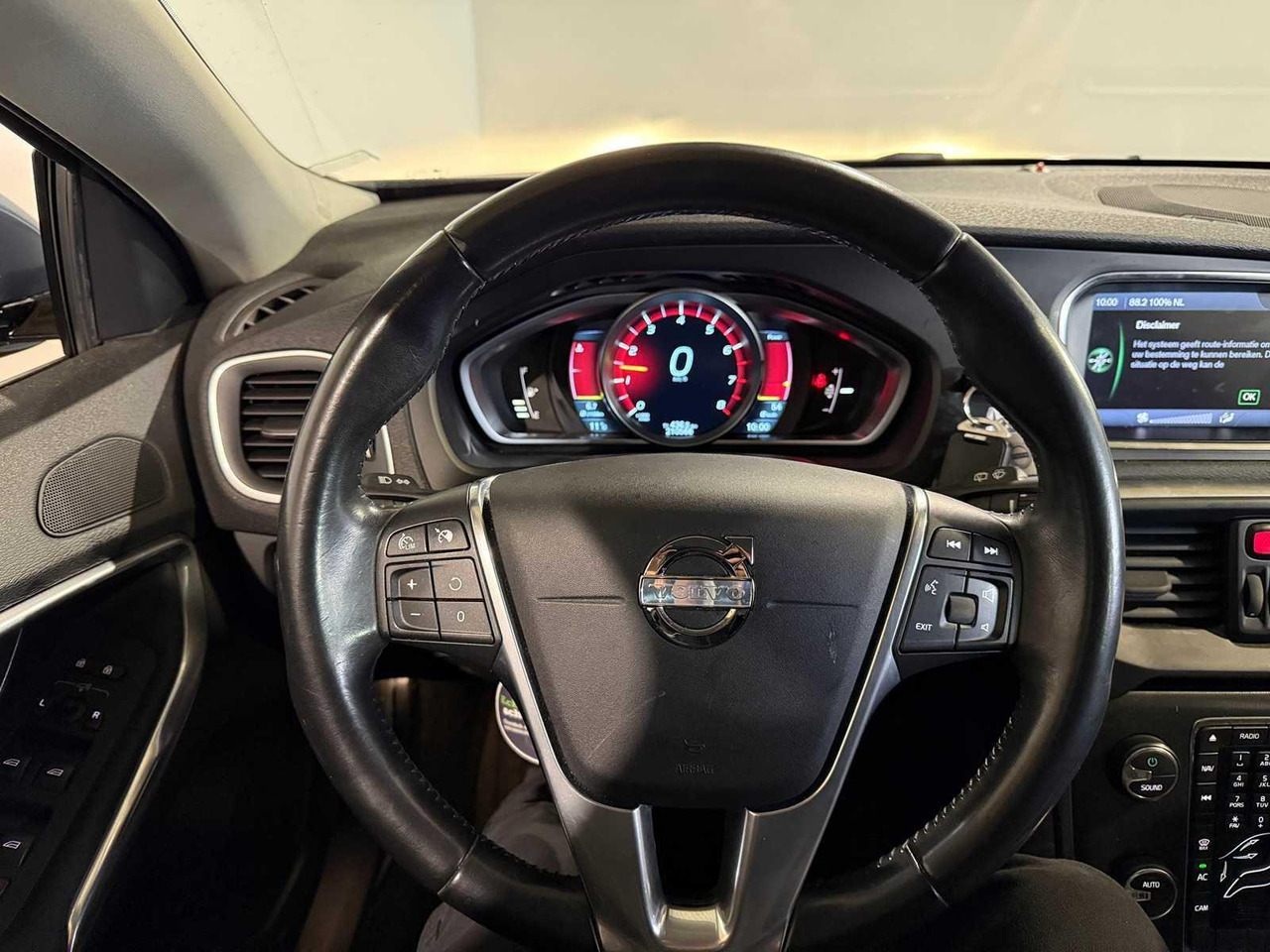 Volvo V40 1.6 T3 Momentum | 2013 | 210.566 km | 2-KBP-13 - Αυτοκίνητο: φωτογραφία 4 Volvo V40 1.6 T3 Momentum | 2013 | 210.566 km | 2-KBP-13 - Αυτοκίνητο: φωτογραφία 4