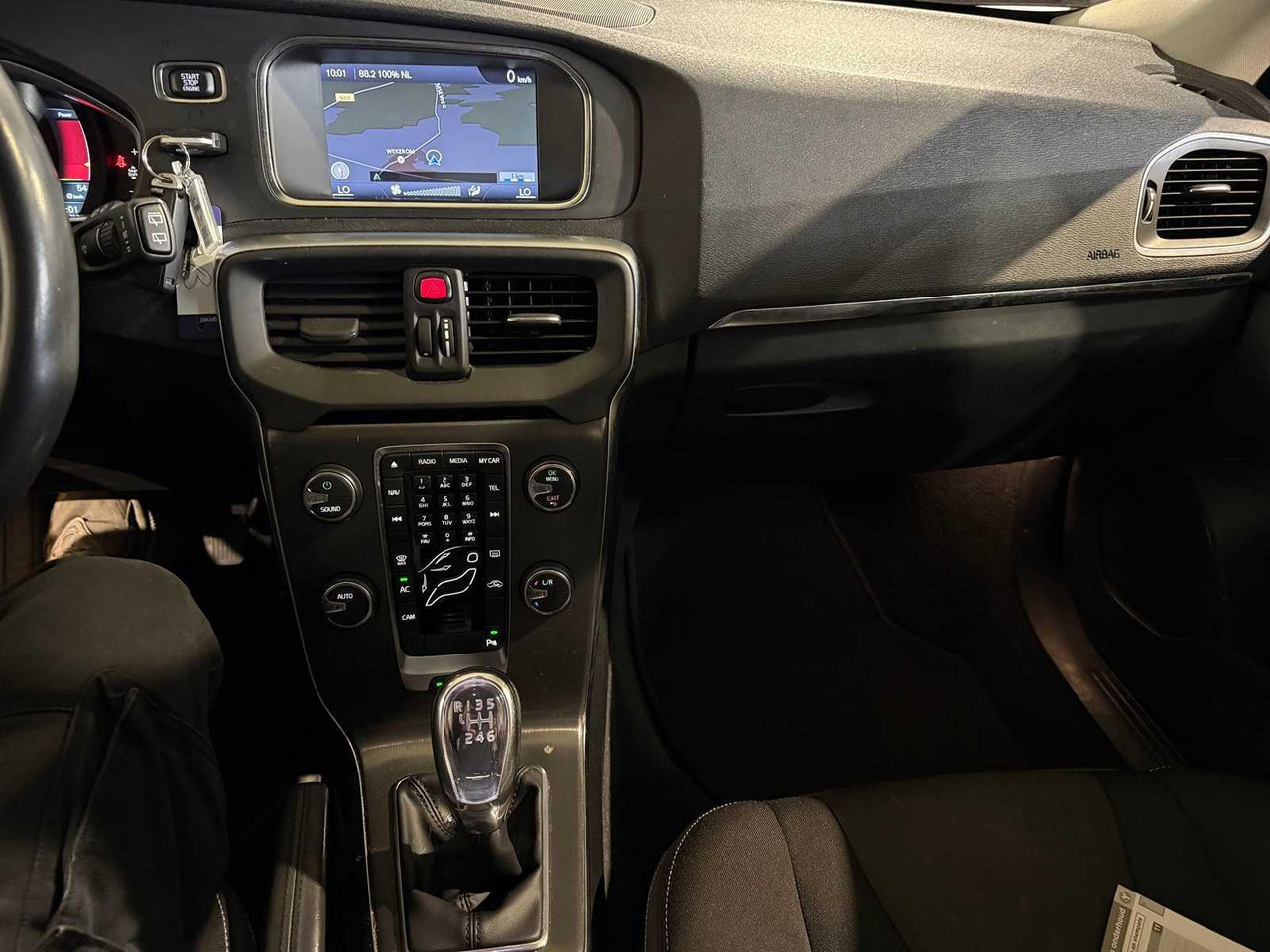 Volvo V40 1.6 T3 Momentum 2013 210.566 km 2-KBP-13 - Αυτοκίνητο: φωτογραφία 5 Volvo V40 1.6 T3 Momentum 2013 210.566 km 2-KBP-13 - Αυτοκίνητο: φωτογραφία 5