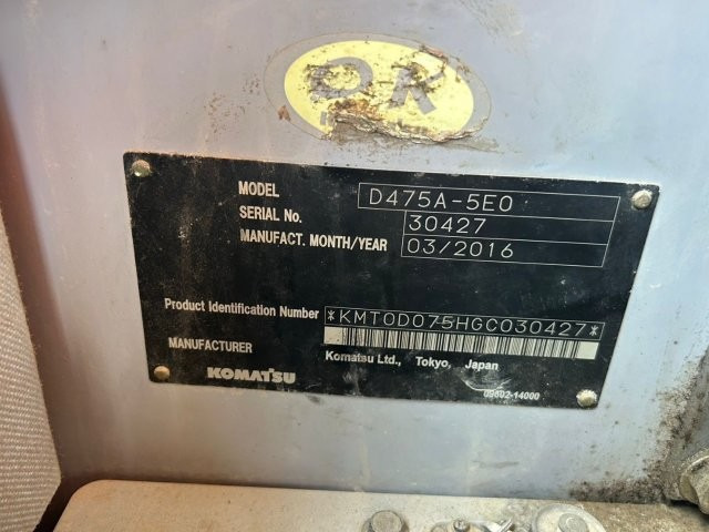 KOMATSU D475A-5E - Μπουλντόζα: φωτογραφία 1 KOMATSU D475A-5E - Μπουλντόζα: φωτογραφία 1