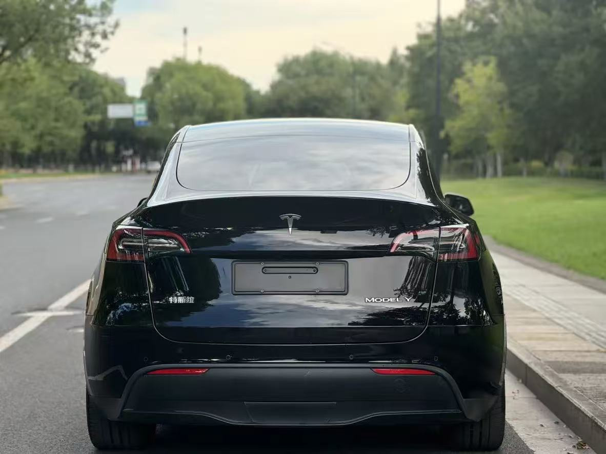 TESLA MODEL Y - Αυτοκίνητο: φωτογραφία 5 TESLA MODEL Y - Αυτοκίνητο: φωτογραφία 5