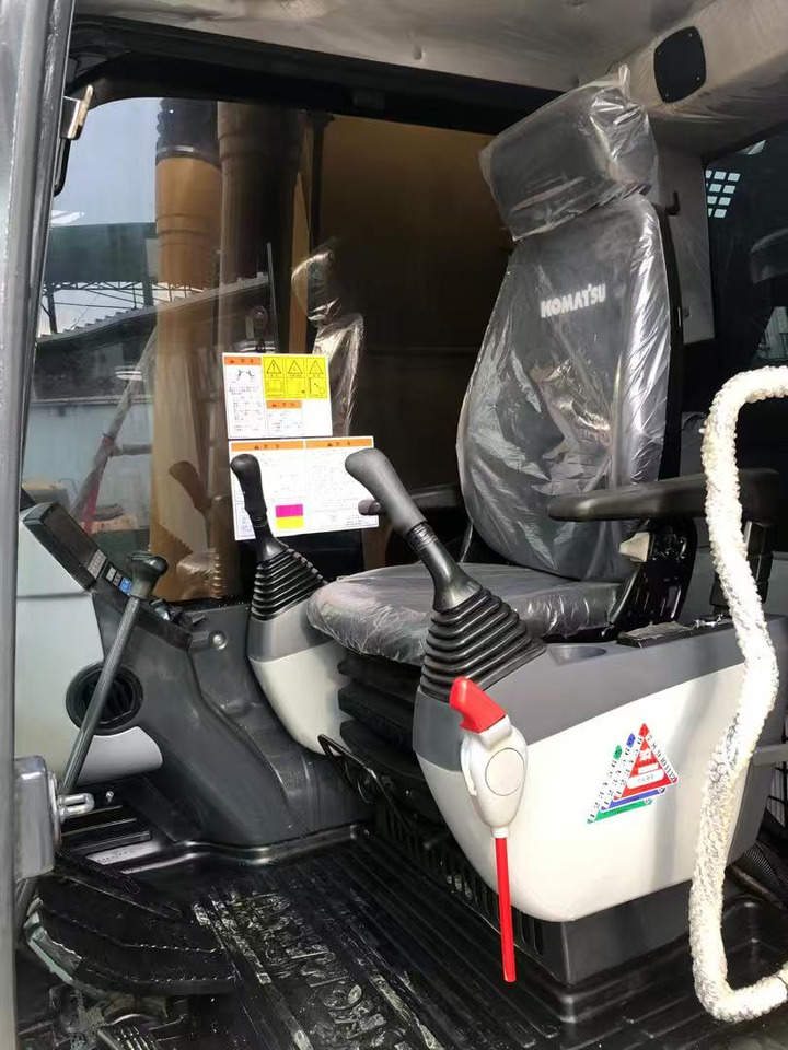 Komatsu PC220-8 - Ερπυστριοφόρος εκσκαφέας: φωτογραφία 4 Komatsu PC220-8 - Ερπυστριοφόρος εκσκαφέας: φωτογραφία 4