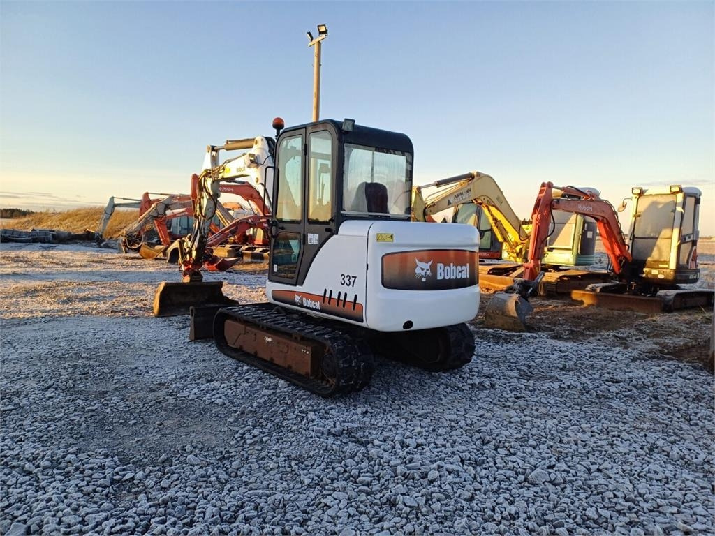 Bobcat 337D Kallistuvalla liittimellä - Μίνι εκσκαφέας: φωτογραφία 4 Bobcat 337D Kallistuvalla liittimellä - Μίνι εκσκαφέας: φωτογραφία 4