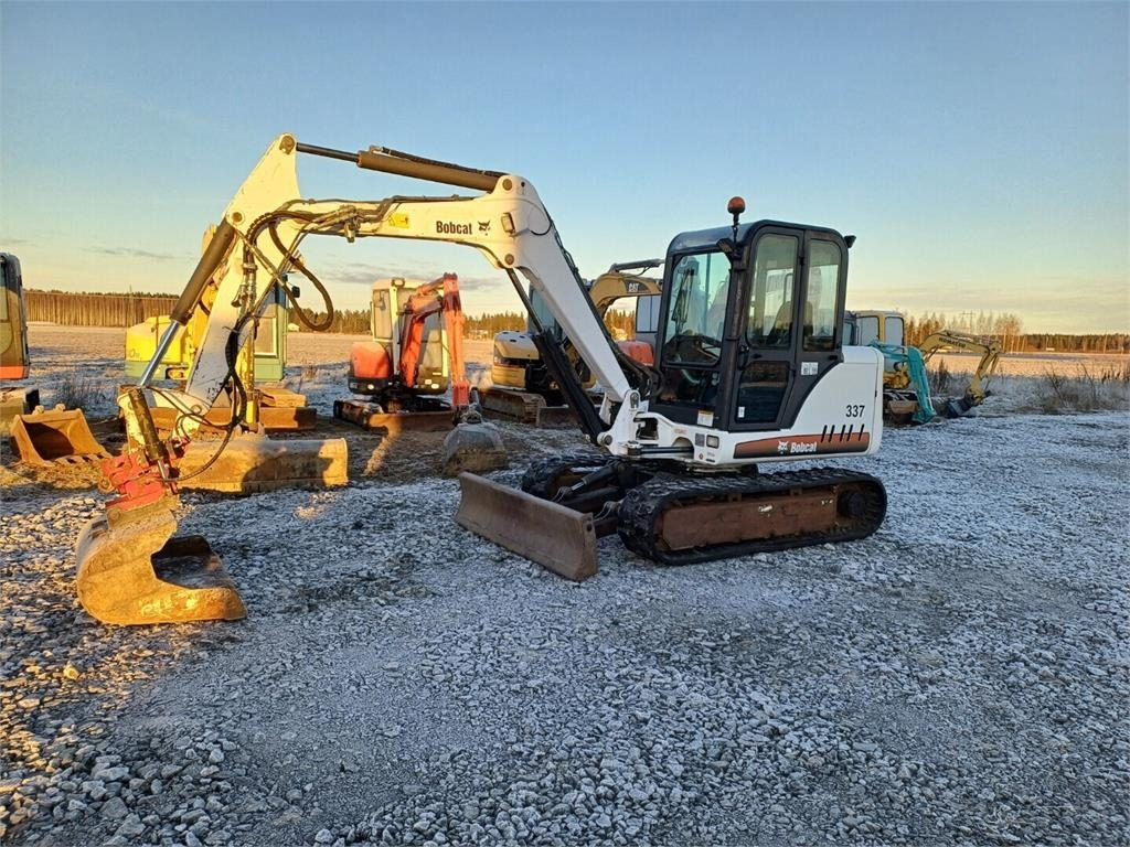 Bobcat 337D Kallistuvalla liittimellä - Μίνι εκσκαφέας: φωτογραφία 1 Bobcat 337D Kallistuvalla liittimellä - Μίνι εκσκαφέας: φωτογραφία 1