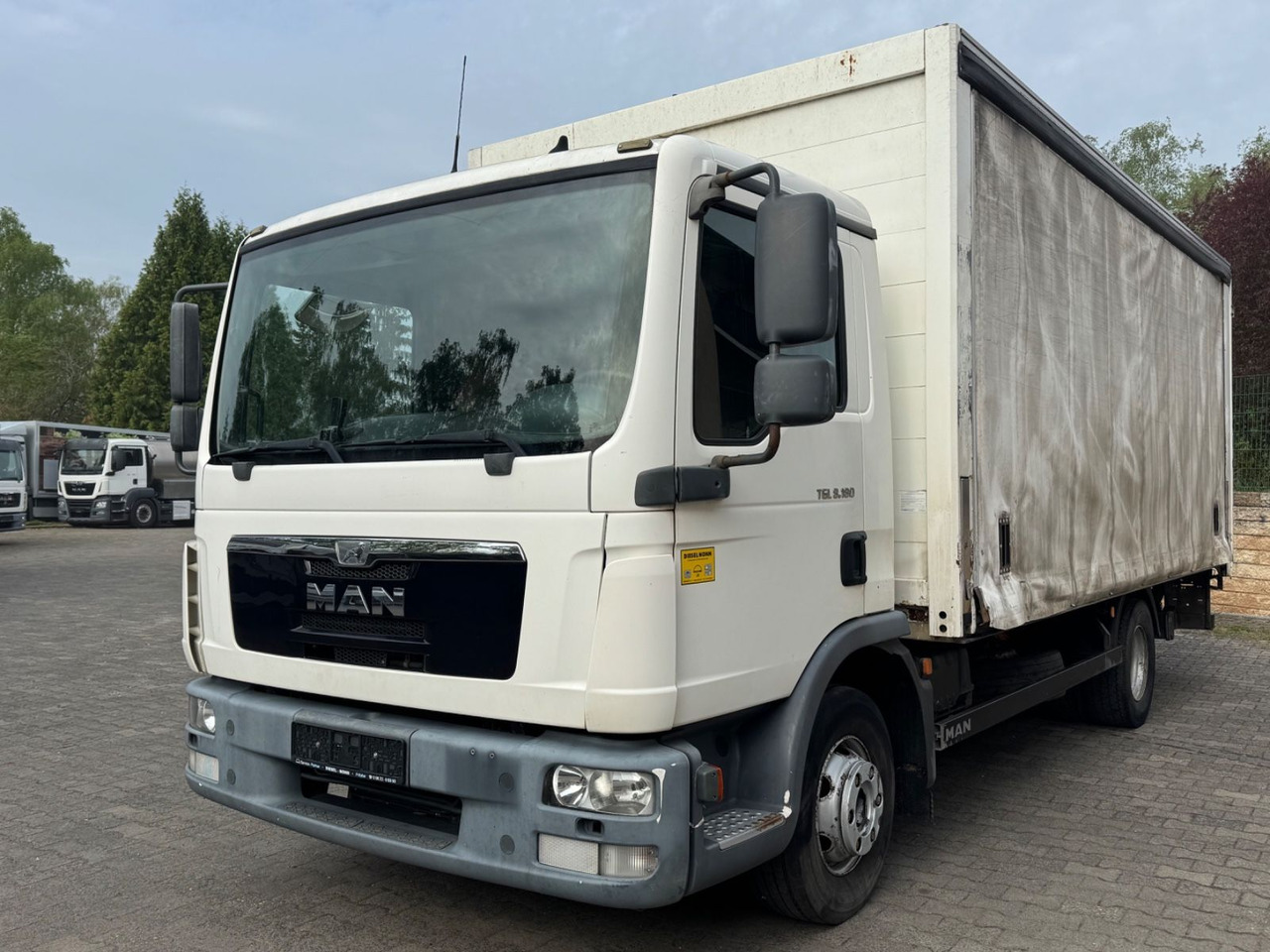 MAN TGL 12.240/KLIMA/STANDHEIZUNG/LBW/2xAHK - Φορτηγό για τη μεταφορά ποτών: φωτογραφία 2 MAN TGL 12.240/KLIMA/STANDHEIZUNG/LBW/2xAHK - Φορτηγό για τη μεταφορά ποτών: φωτογραφία 2