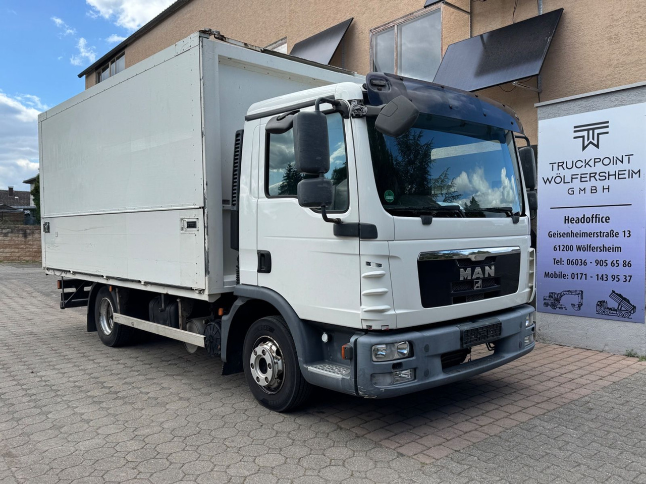 MAN TGL 8.180/2xAHK/Zertifikat/Schwenkwand - Φορτηγό για τη μεταφορά ποτών: φωτογραφία 1 MAN TGL 8.180/2xAHK/Zertifikat/Schwenkwand - Φορτηγό για τη μεταφορά ποτών: φωτογραφία 1