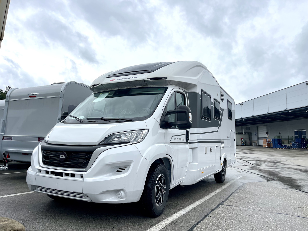 ADRIA Matrix axess 650 SC - Ημιενιαίο αυτοκινούμενο: φωτογραφία 2 ADRIA Matrix axess 650 SC - Ημιενιαίο αυτοκινούμενο: φωτογραφία 2