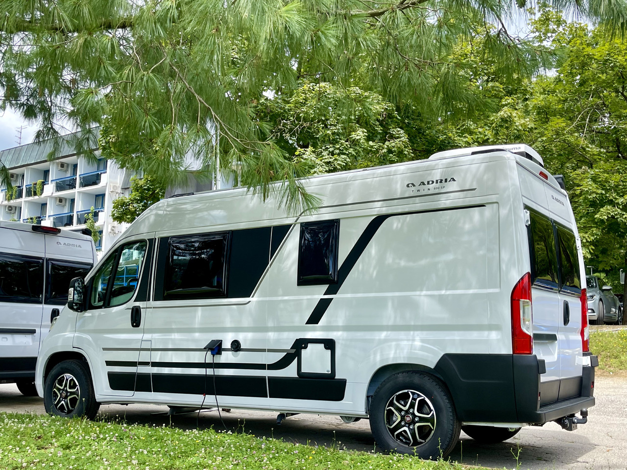 ADRIA Twin 640 SLB - Αυτοκινούμενο βαν: φωτογραφία 3 ADRIA Twin 640 SLB - Αυτοκινούμενο βαν: φωτογραφία 3