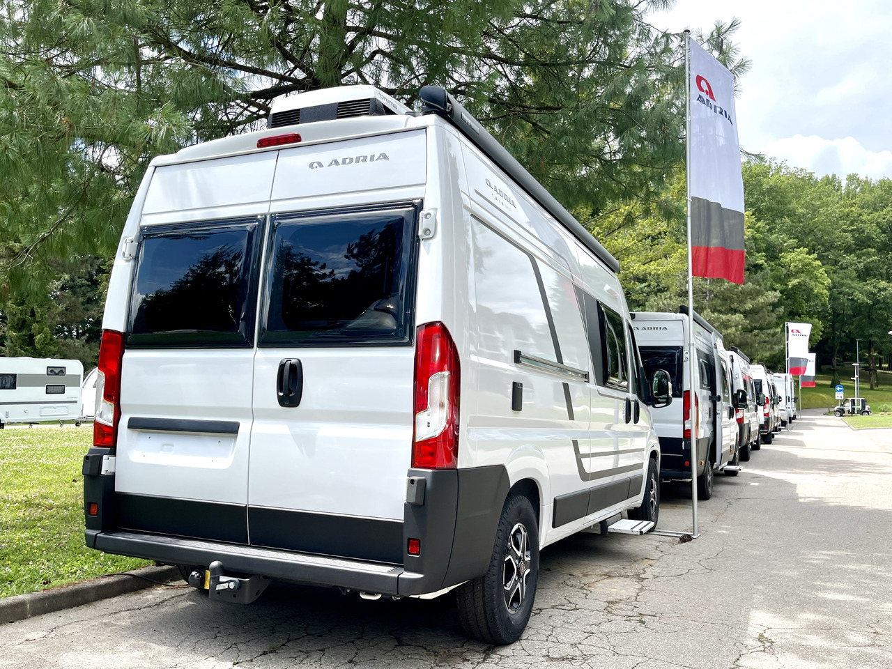 ADRIA Twin 640 SLB - Αυτοκινούμενο βαν: φωτογραφία 5 ADRIA Twin 640 SLB - Αυτοκινούμενο βαν: φωτογραφία 5