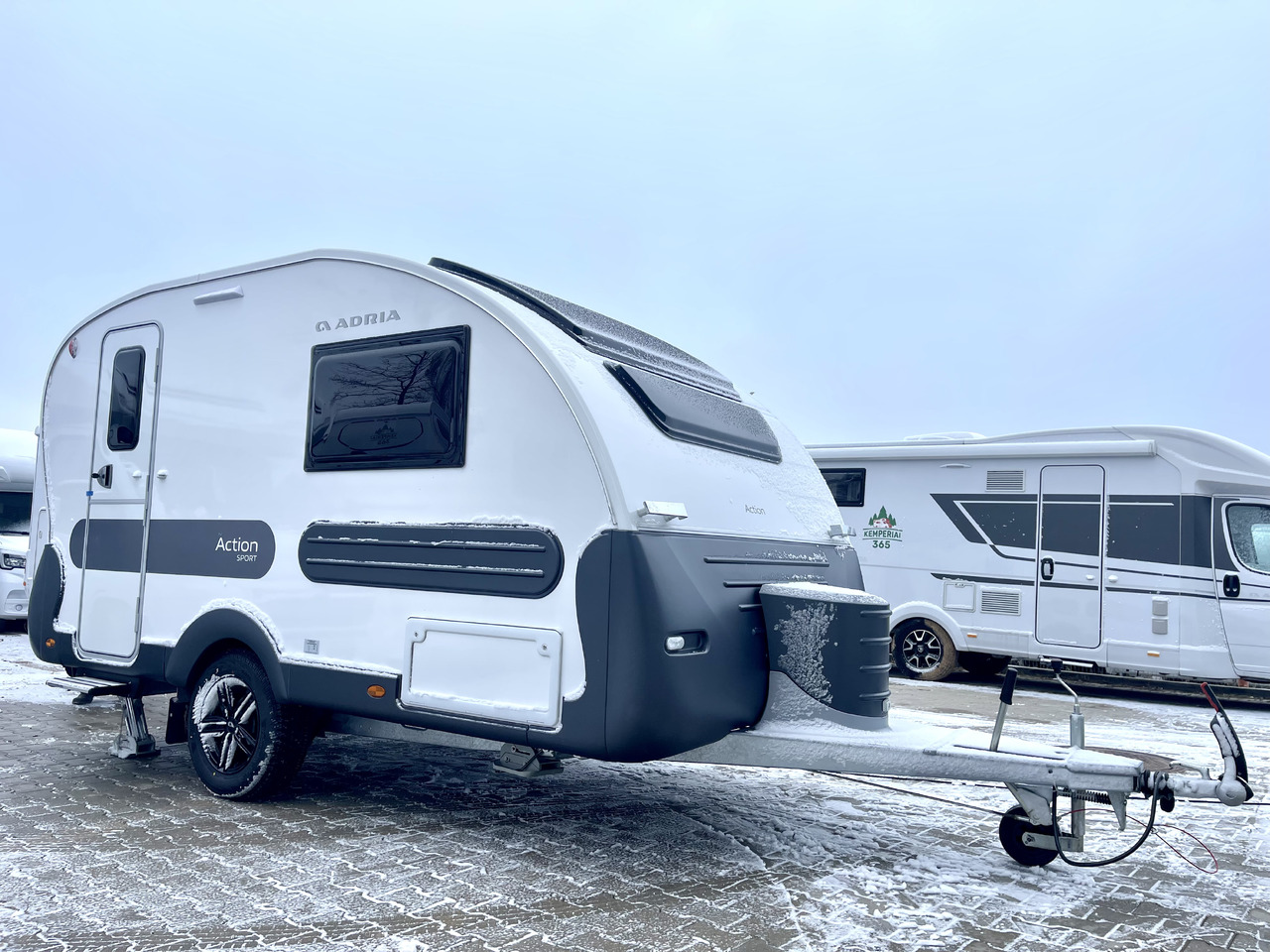 Adria Action Sport - Ρυμουλκούμενο τροχόσπιτο: φωτογραφία 2 Adria Action Sport - Ρυμουλκούμενο τροχόσπιτο: φωτογραφία 2