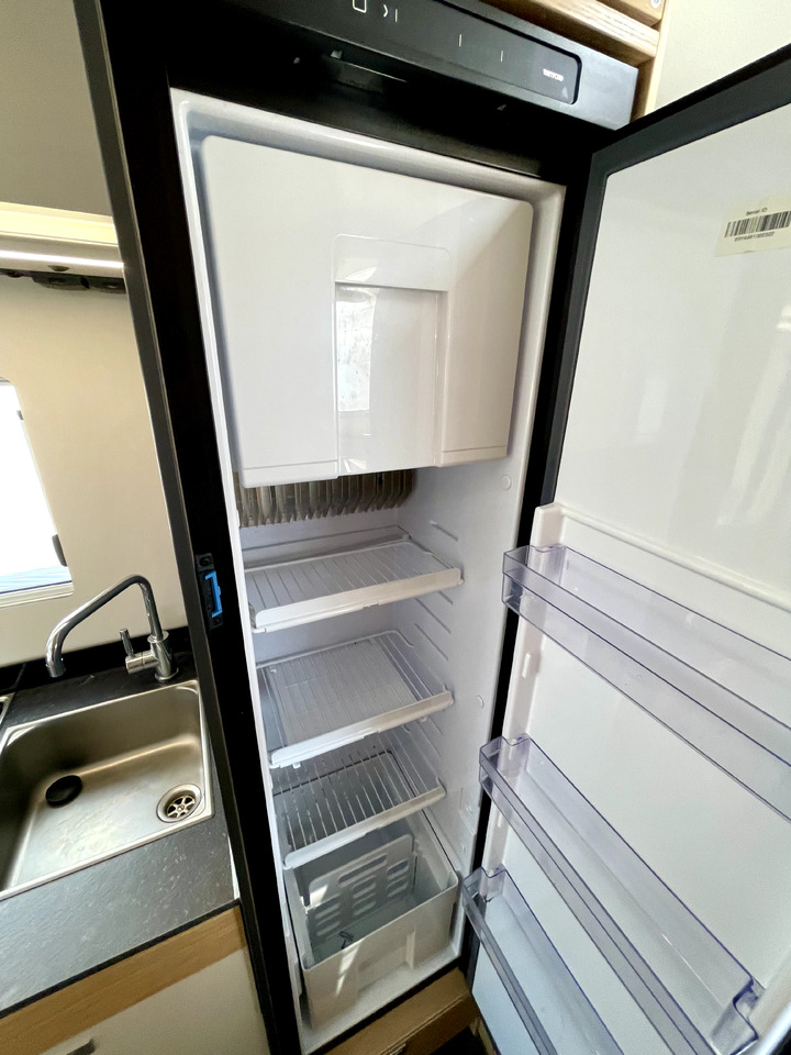 Αυτοκινούμενο με σοφίτα Adria Coral Xl 600 DP: φωτογραφία 14 Αυτοκινούμενο με σοφίτα Adria Coral Xl 600 DP: φωτογραφία 14