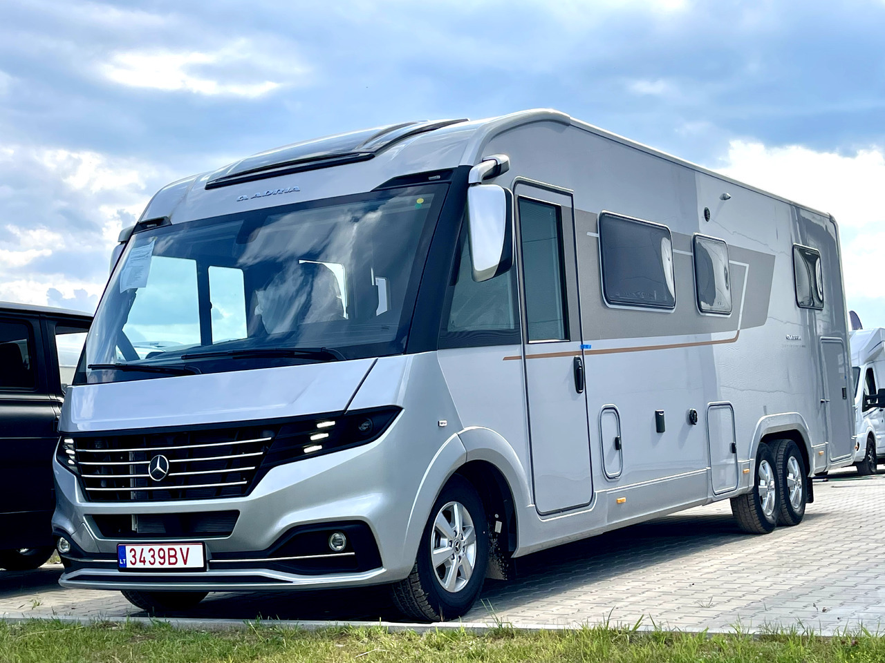 Adria Super Sonic 890 LC - Ενιαίο αυτοκινούμενο: φωτογραφία 1 Adria Super Sonic 890 LC - Ενιαίο αυτοκινούμενο: φωτογραφία 1