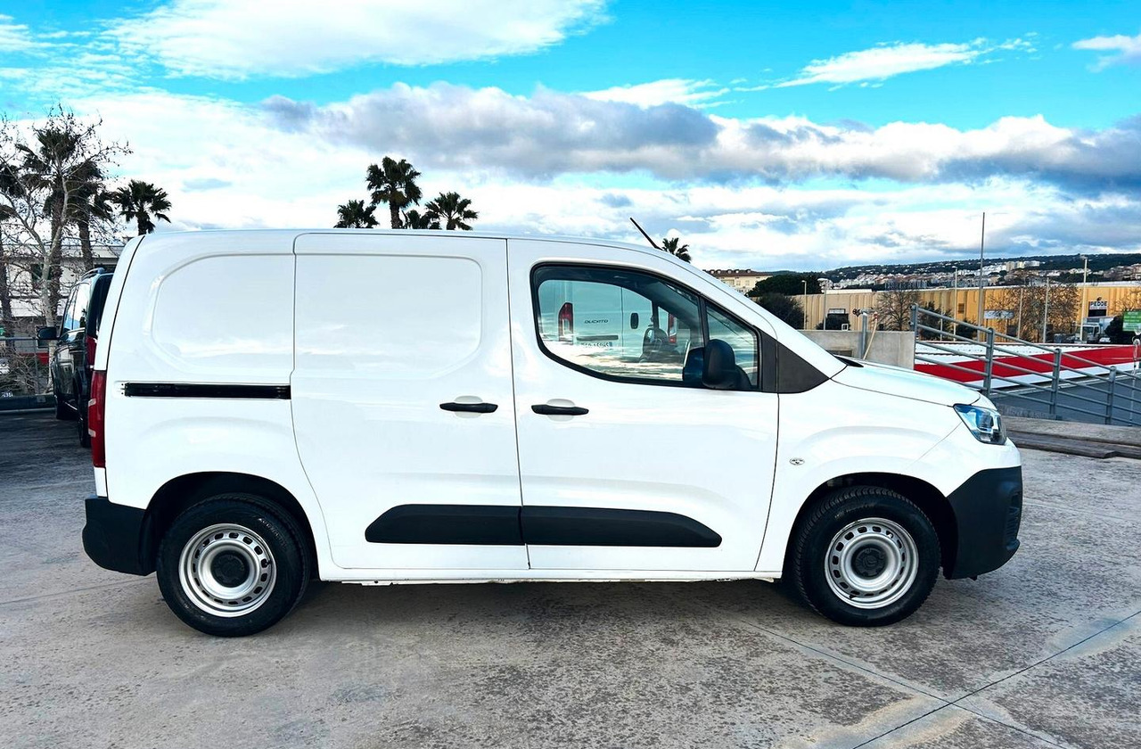 Citroen Berlingo 1.6 hdi 100 cv - Μικρό βαν: φωτογραφία 4 Citroen Berlingo 1.6 hdi 100 cv - Μικρό βαν: φωτογραφία 4