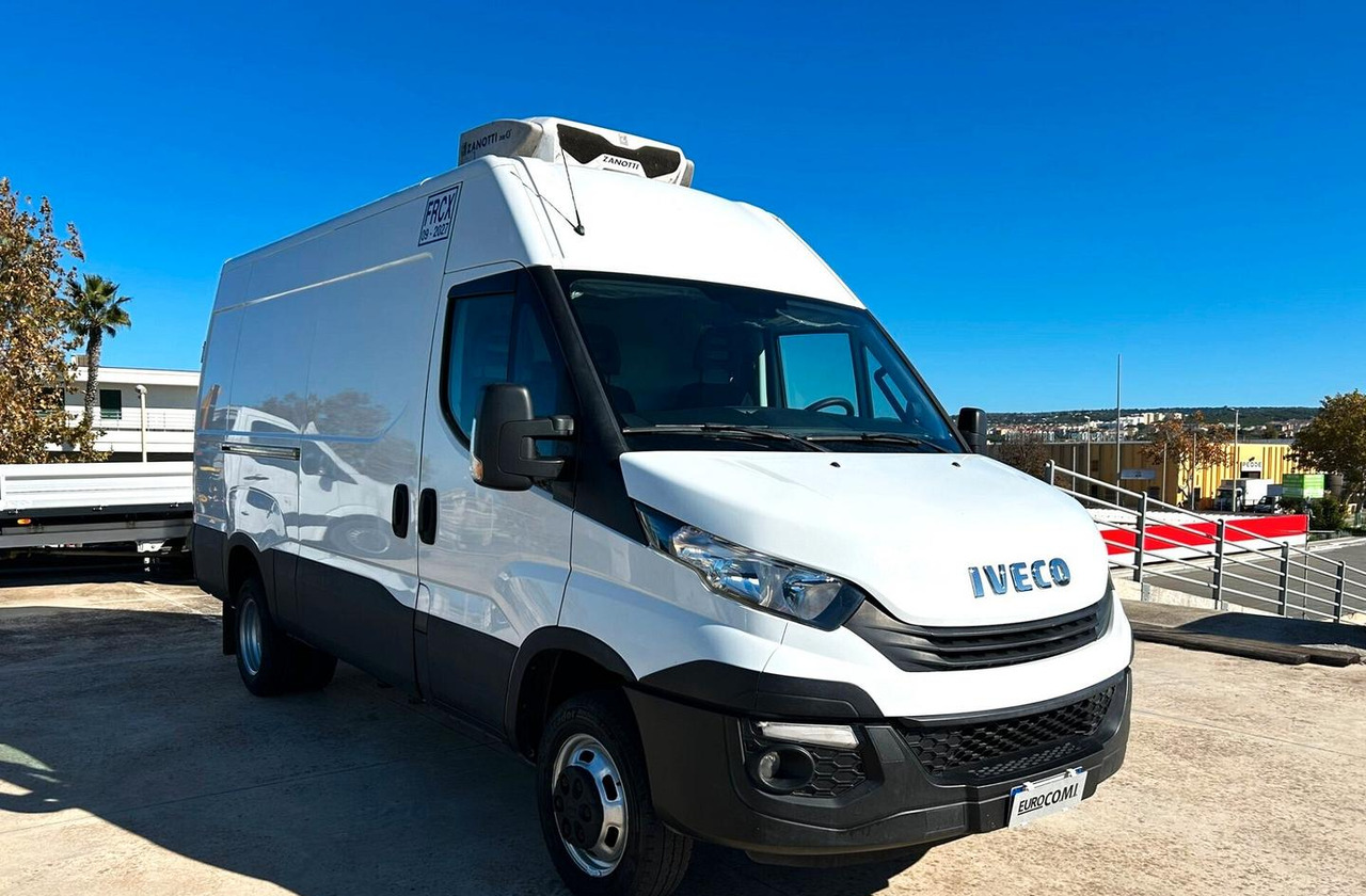 Iveco Daily 35C15 Furgone gemellato Isotermico - Επαγγελματικό αυτοκίνητο ψυγείο: φωτογραφία 3 Iveco Daily 35C15 Furgone gemellato Isotermico - Επαγγελματικό αυτοκίνητο ψυγείο: φωτογραφία 3