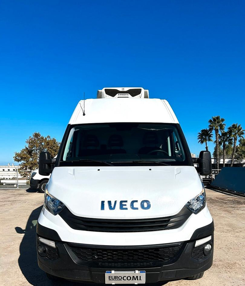 Iveco Daily 35C15 Furgone gemellato Isotermico - Επαγγελματικό αυτοκίνητο ψυγείο: φωτογραφία 2 Iveco Daily 35C15 Furgone gemellato Isotermico - Επαγγελματικό αυτοκίνητο ψυγείο: φωτογραφία 2