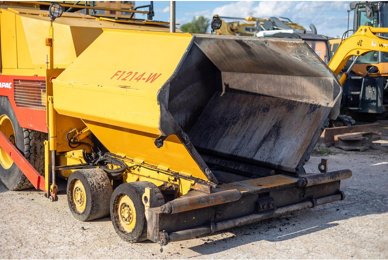 Dynapac F121-4W - Διαστρωτήρας ασφάλτου: φωτογραφία 2 Dynapac F121-4W - Διαστρωτήρας ασφάλτου: φωτογραφία 2