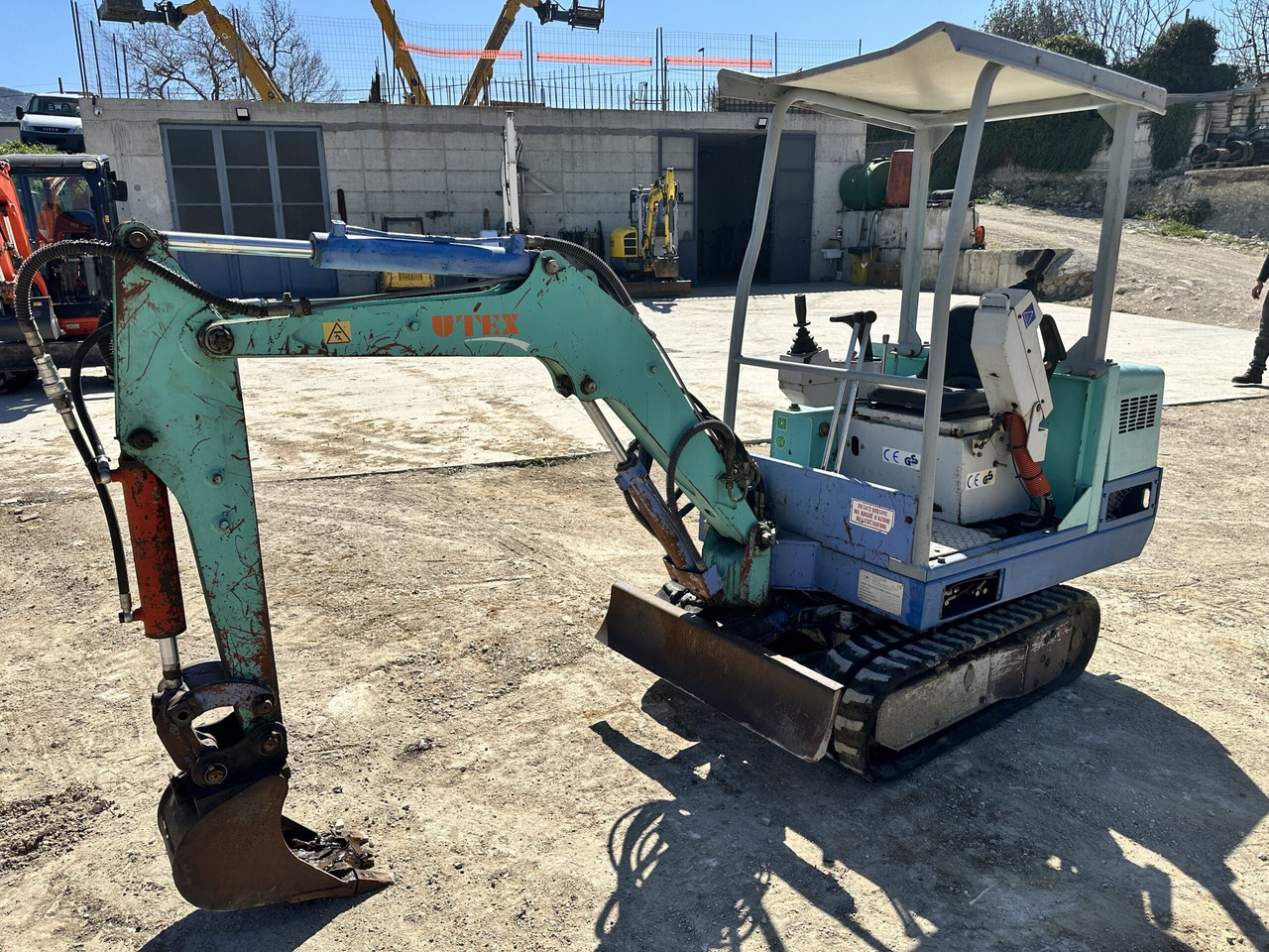 UTEX 1.3 - Μίνι εκσκαφέας: φωτογραφία 1 UTEX 1.3 - Μίνι εκσκαφέας: φωτογραφία 1