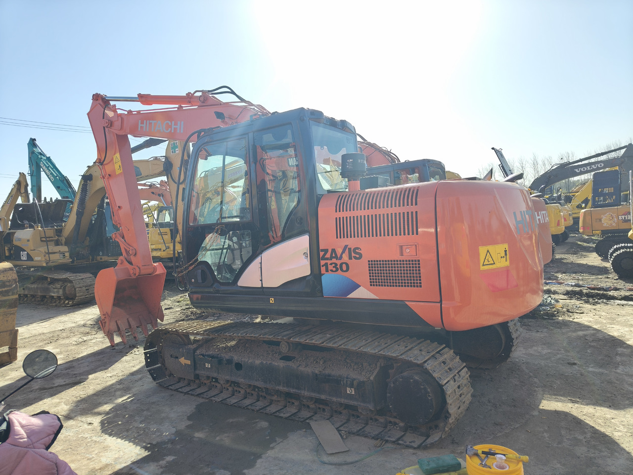 HITACHI ZX130H-5A - Ερπυστριοφόρος εκσκαφέας: φωτογραφία 1 HITACHI ZX130H-5A - Ερπυστριοφόρος εκσκαφέας: φωτογραφία 1